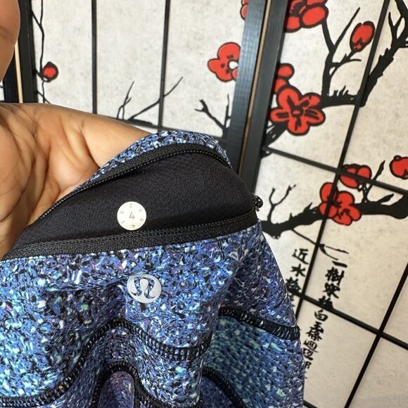 LULULEMON Speed Tight V Strive Multi Mermaid Rainbow GALAXY side pckts Size 4 - Picture 7 of 8